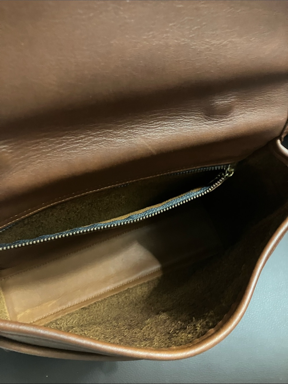 Coach Vintage Court Crossbody Bordeaux/brown. - Picture 11 of 13